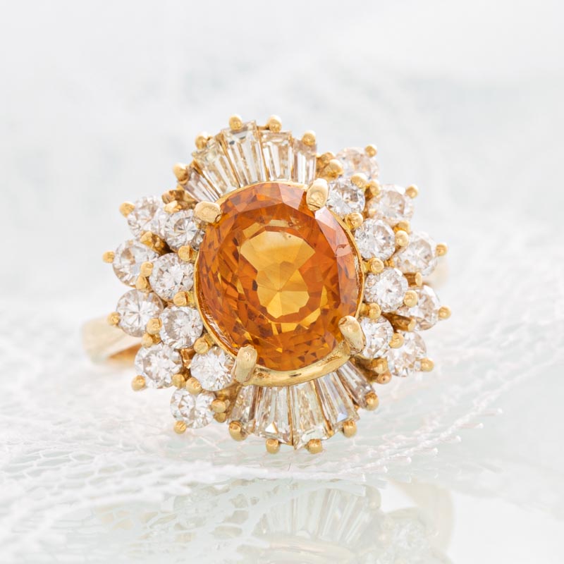 Elektra Orange Sapphire diamond ring in 18k yellow gold.