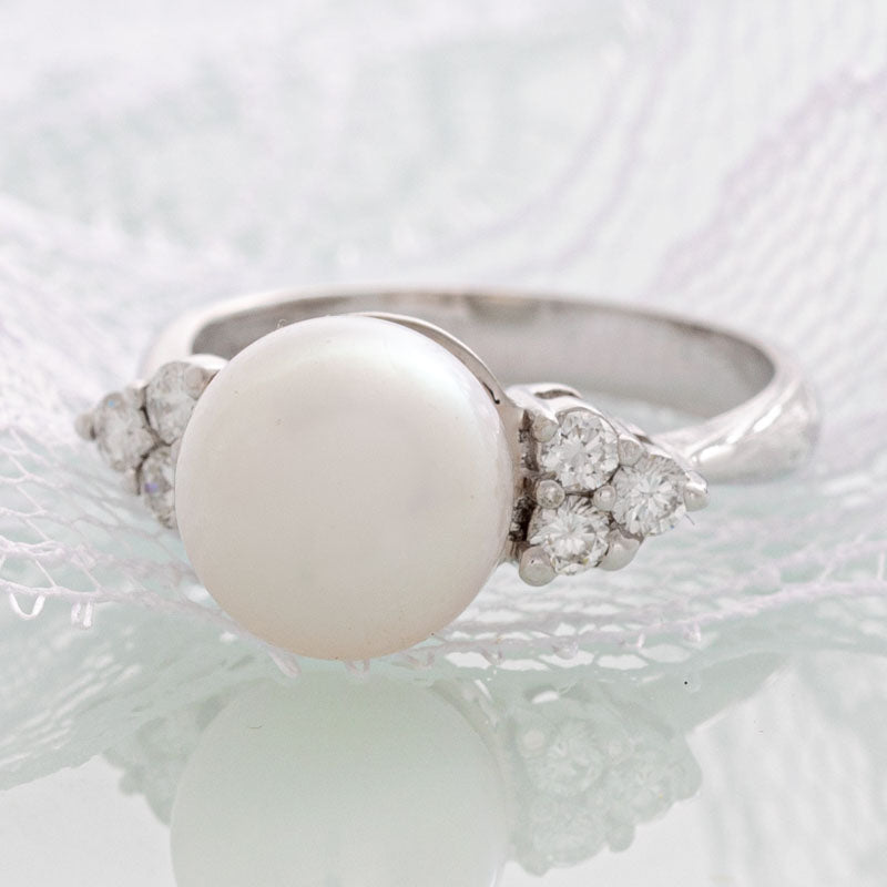 a343 Absolutely Gorgeous Vintage 3 Pearl and Diamond Ring in 18k Yello –  TimeKeepersOlive